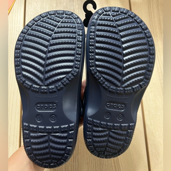 Crocs Kids Baya Faux Fur Lined Clogs size J3 - Picture 2 of 2